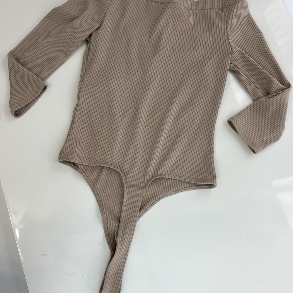 🌟SOLD ASTR THE LABEL nude THONG BODYSUIT layer piece ribbed V neck long sleeves - Picture 4 of 6